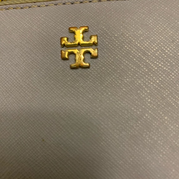 Tory Burch Robinson Zip Continental Wallet - Picture 3 of 16